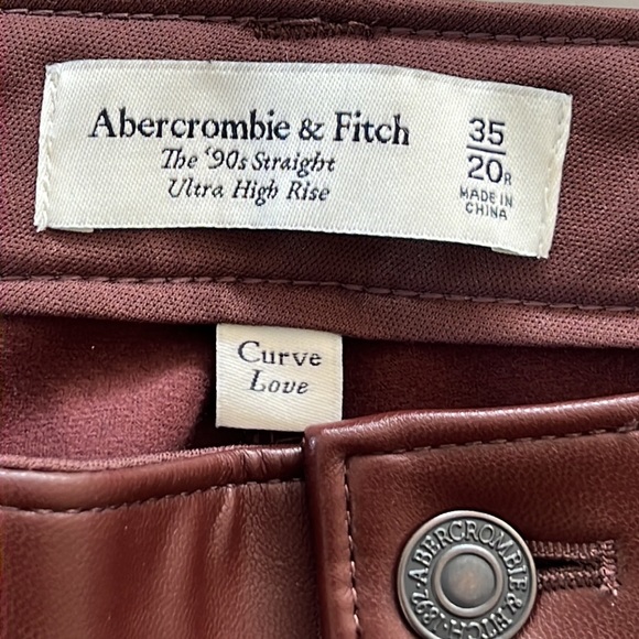 Abercrombie & Fitch Curve Love Vegan Leather 90s Straight Pants - Picture 5 of 10